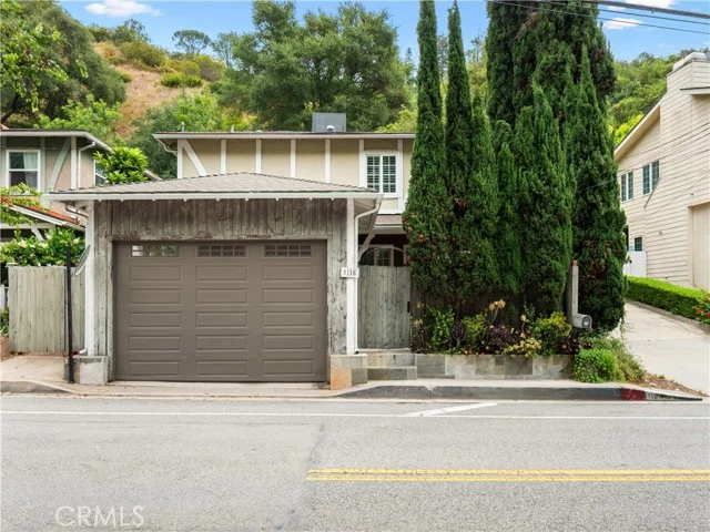 1118 N Beverly Glen Boulevard, Los Angeles