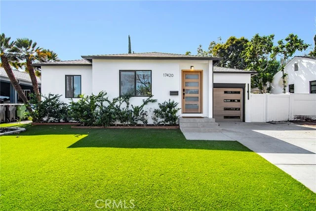 17420 Collins Street, Encino