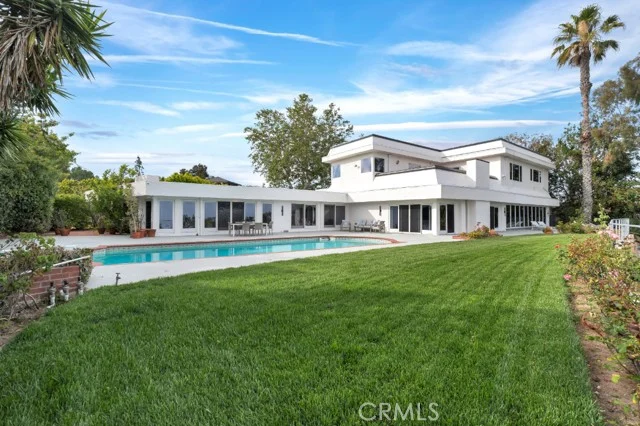 2906 Elvido Drive, Los Angeles