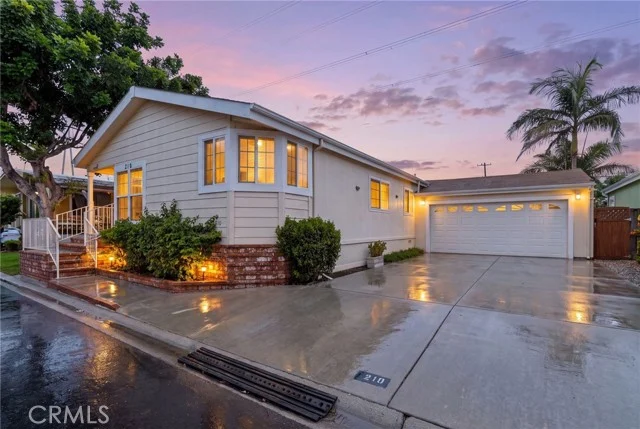 3595 Santa Fe Avenue #210, Long Beach