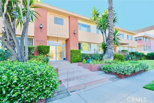 1755 N Berendo #28 photo 1