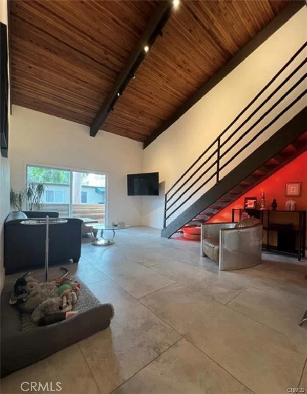 5460 White Oak #A305, Encino