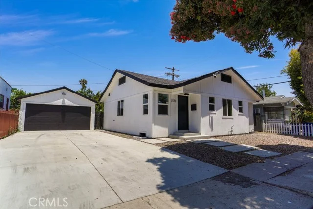 3123 Hyde Park Boulevard photo 1