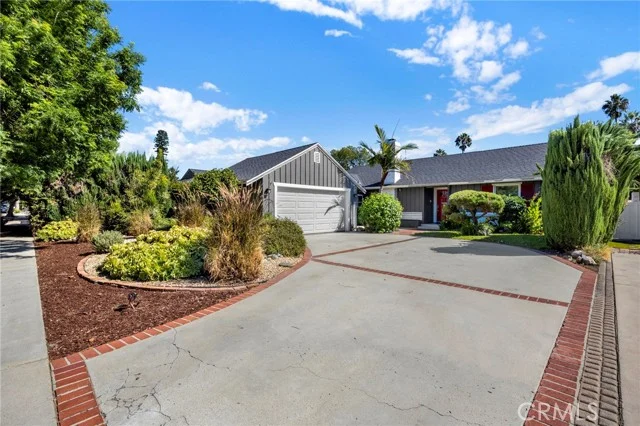 13916 Cohasset Street photo 4