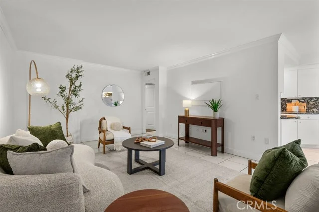 1515 S Beverly Drive #101 photo 4