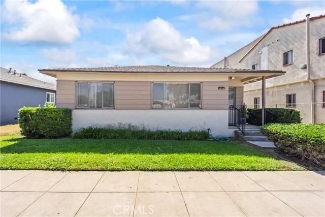 1024 Leonard Avenue photo 1