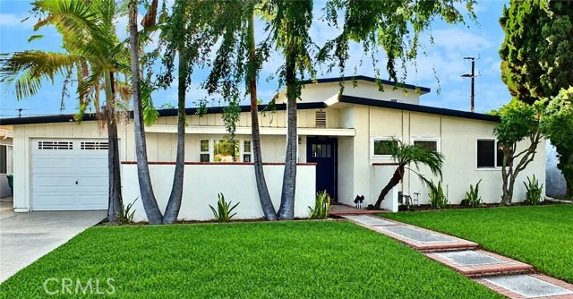 1417 Vuelta Grande, Long Beach