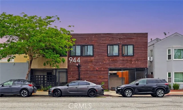 944 Pacific, Long Beach