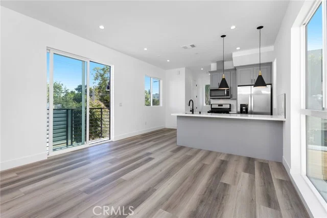 1255 N Gower Street photo 2