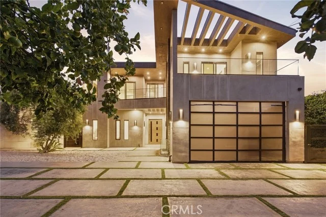 5239 Avenida Hacienda, Tarzana