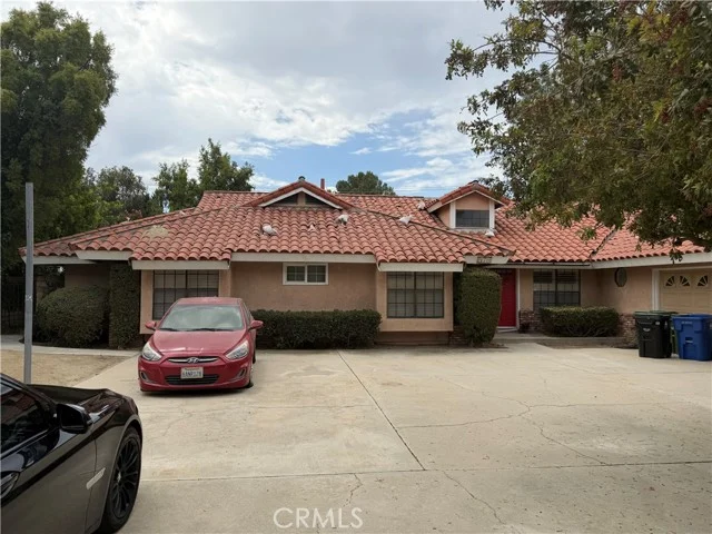 21720 Los Alimos photo 1