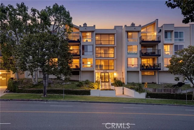 1340 S Beverly Glen Boulevard #211, Los Angeles
