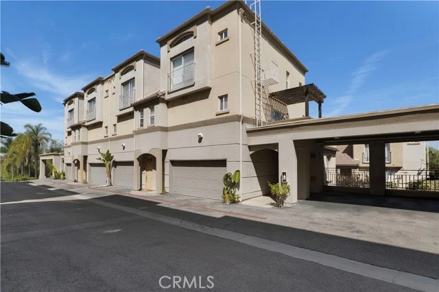 5220 Premiere Hills #222, Woodland Hills