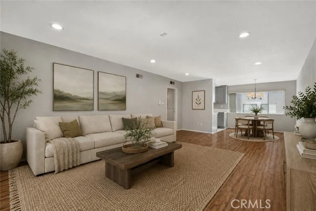 12801 Moorpark Street #303, Studio City