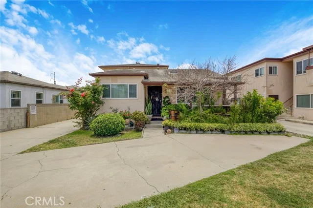 4928 Lennox photo 1