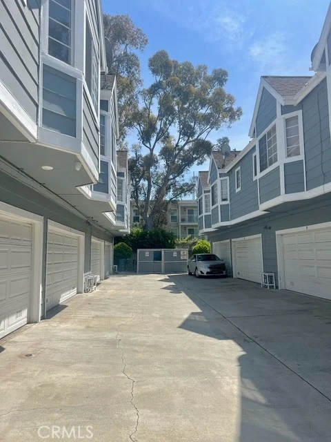812 Inglewood, Inglewood