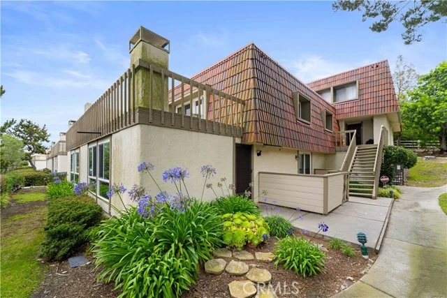 1 Cresta Verde Drive, Rolling Hills Estates