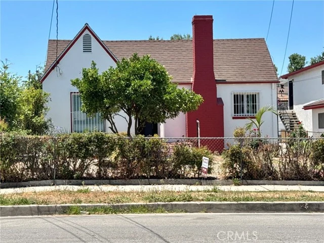 2611 Lombardy, Los Angeles