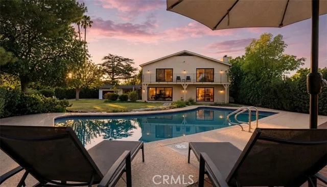 5950 Winnetka, Woodland Hills