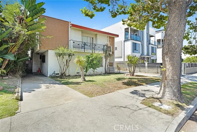4522 St Charles Place photo 1