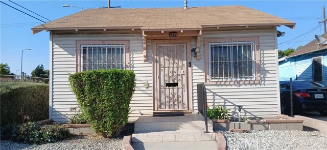 1359 W 69th, Los Angeles