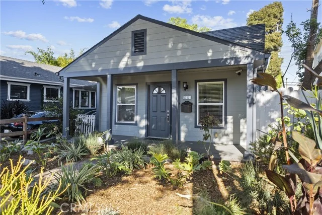 752 Loma photo 2