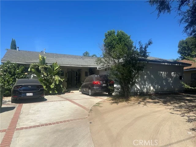 7921 Owensmouth, Los Angeles