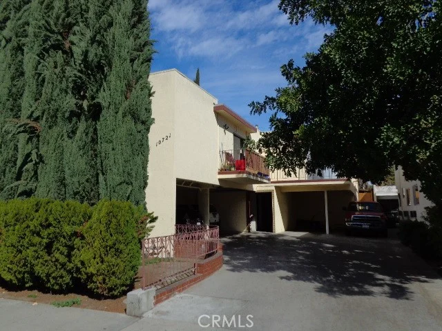 10721 Bloomfield photo 1