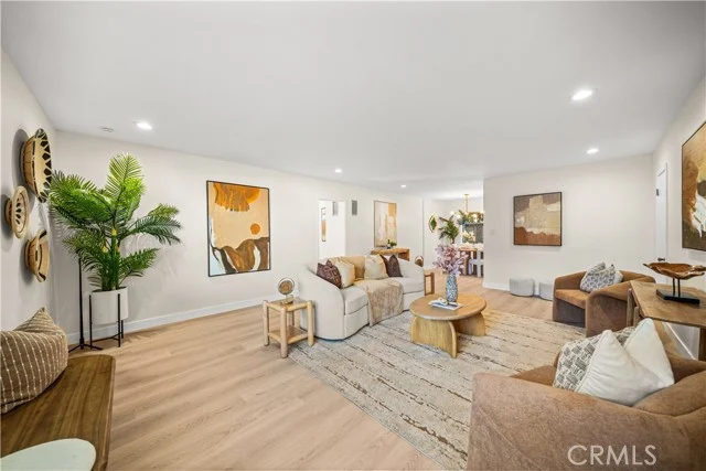 127 N Eucalyptus Avenue #4, Inglewood
