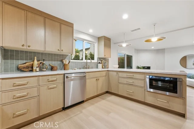 3508 Maple photo 5