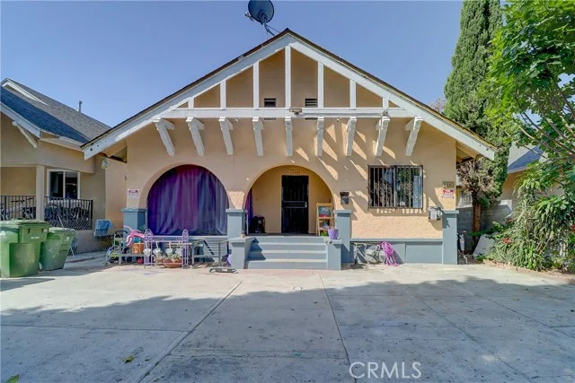834 E 33rd Street photo 1