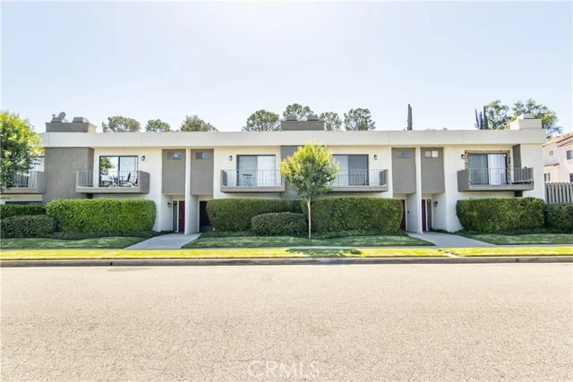 4327 Freedom #5, Calabasas