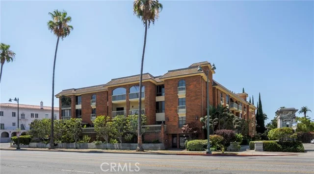 4444 Wilshire #102, Los Angeles