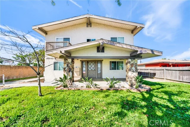15003 Larch, Lawndale