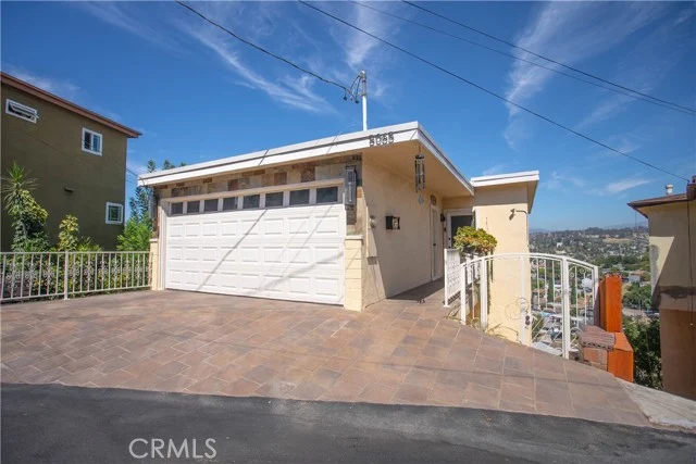 5065 La Calandria Drive photo 1