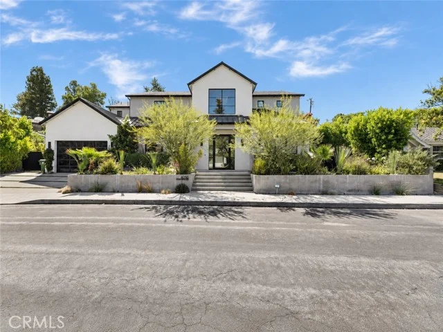 4050 Contera Road, Encino