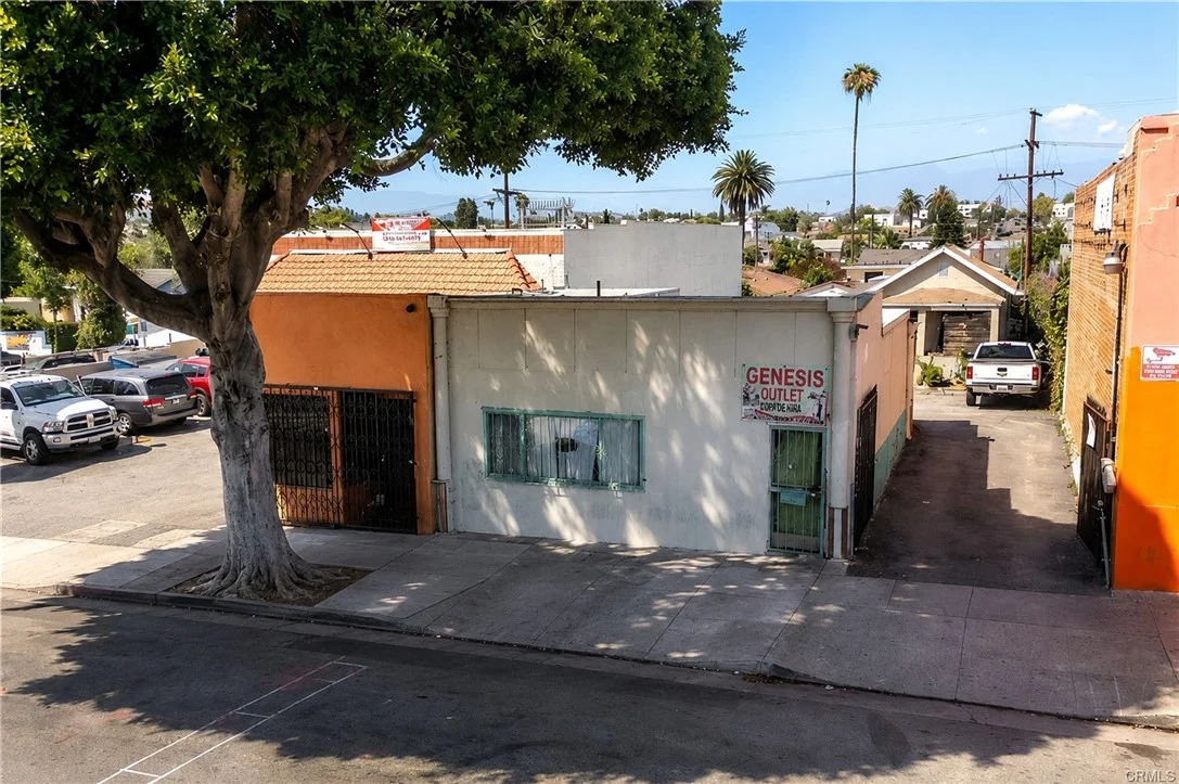 2813 E Cesar Chavez Avenue photo 1