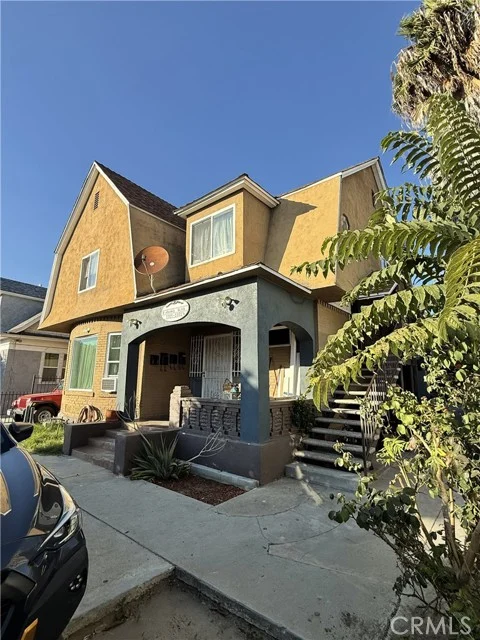 1321 E Adams, Los Angeles