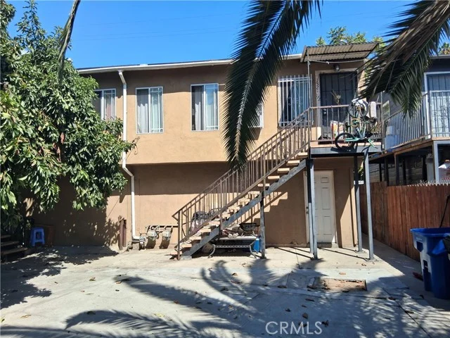 1321 E Adams photo 3