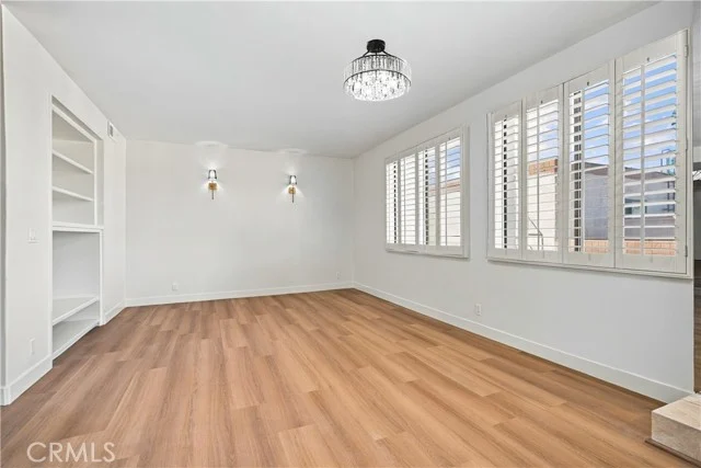 17140 Burbank #207 photo 5