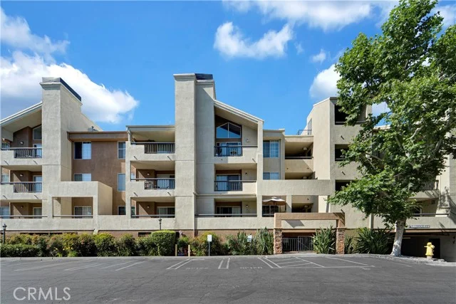 5535 Canoga #332, Woodland Hills