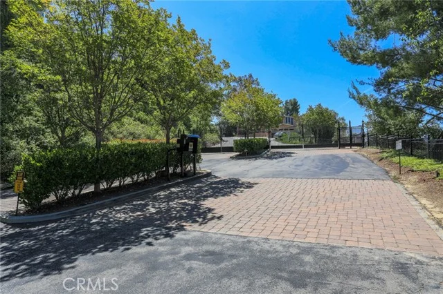 126 Pueblo Lane, Topanga
