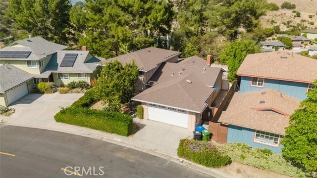 1755 Sunny Heights Drive photo 2