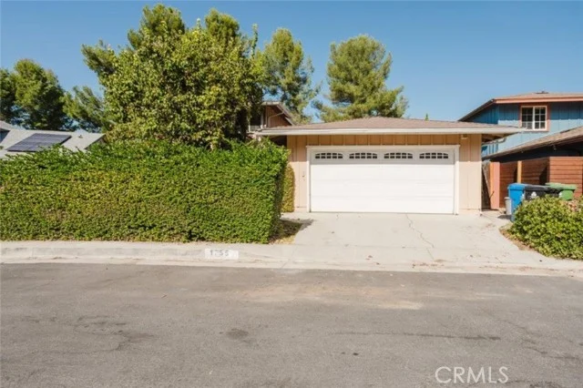 1755 Sunny Heights Drive photo 3