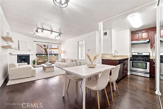 21400 Burbank #106, Woodland Hills