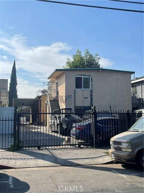 1150 E 51st photo 1