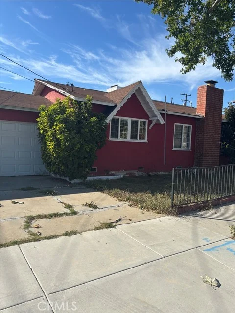 14711 Grevillea, Lawndale