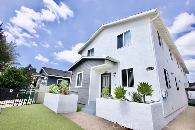 723 E 76th Pl, Los Angeles