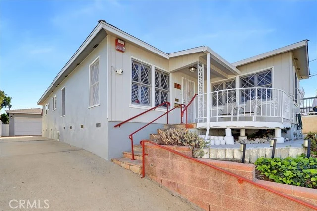 1223 W Elberon photo 3