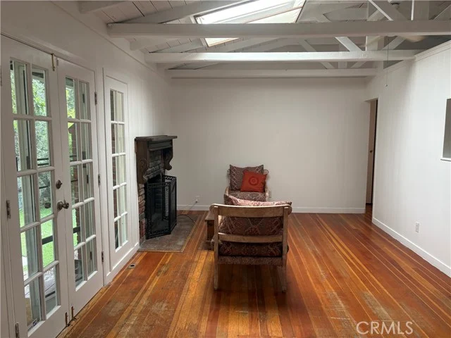 21313 Hillside photo 2